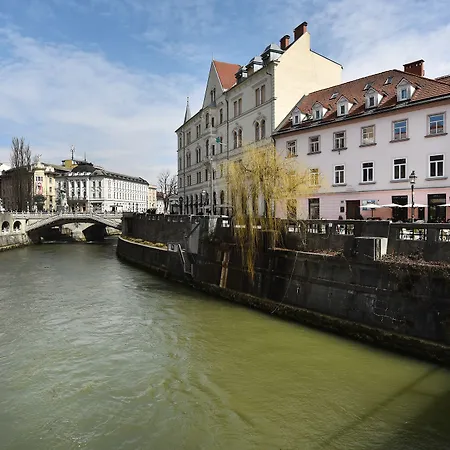 アパート Tromostovje